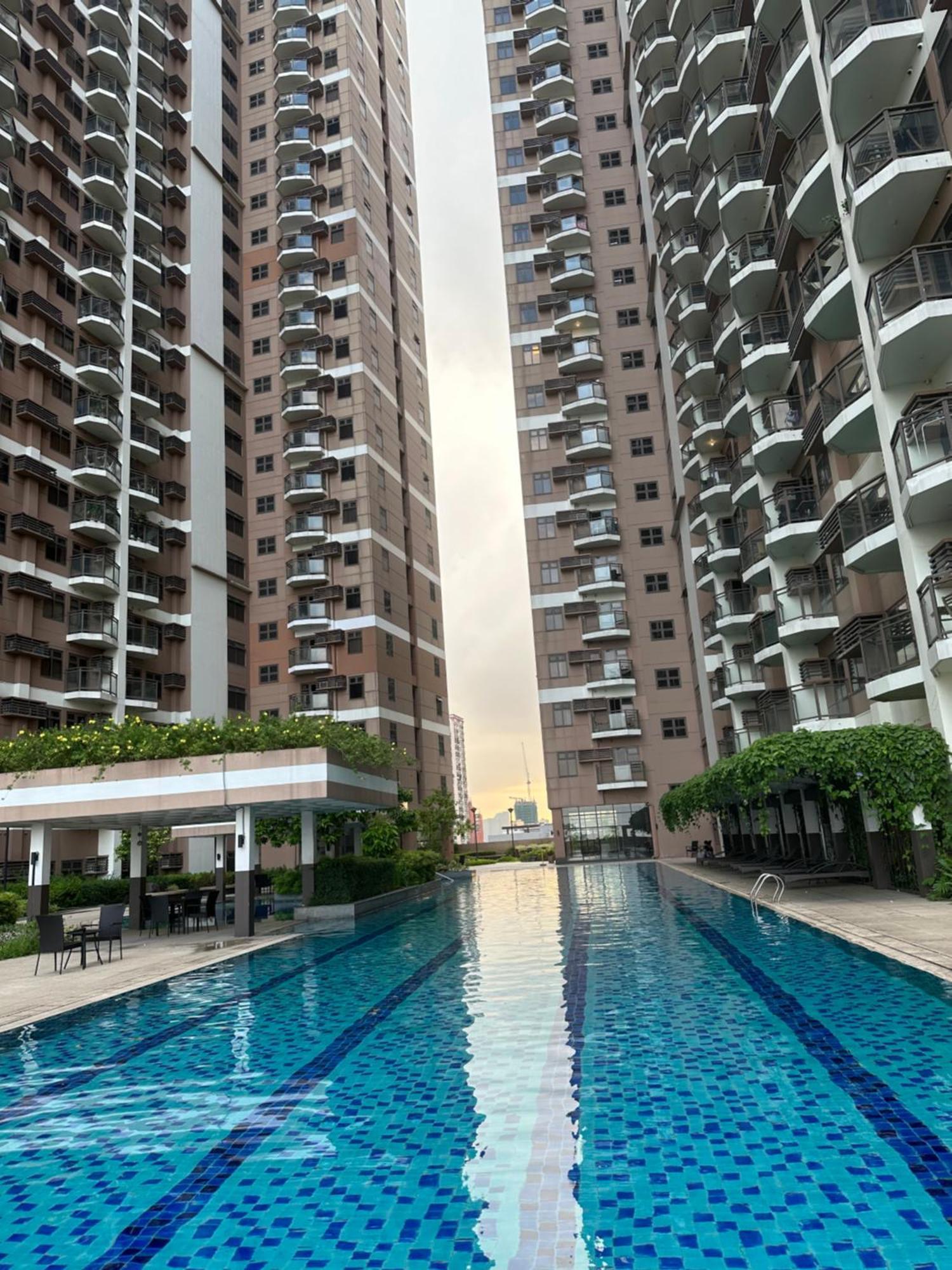 The Radiance Manila Bay Apartment Exterior photo