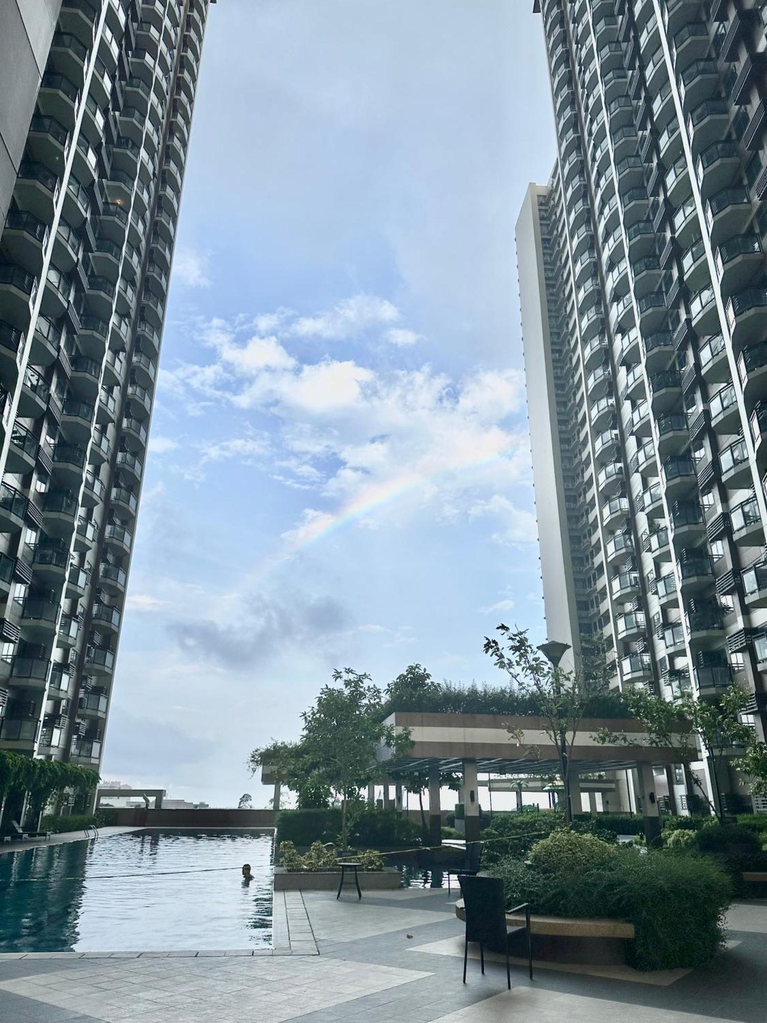 The Radiance Manila Bay Apartment Exterior photo